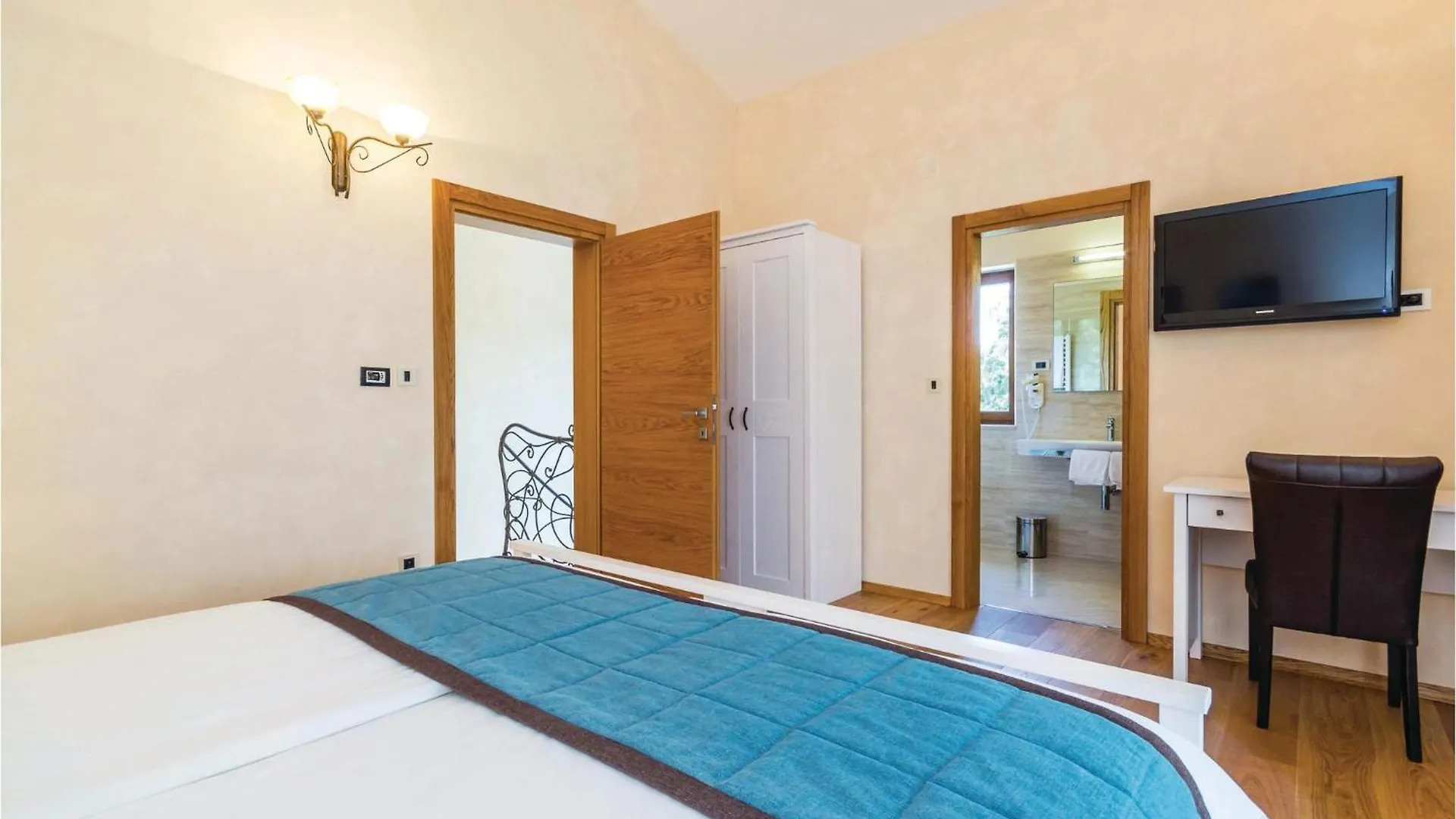 4 Bedroom Beautiful Home In Turcic Vantacici Chorvatsko