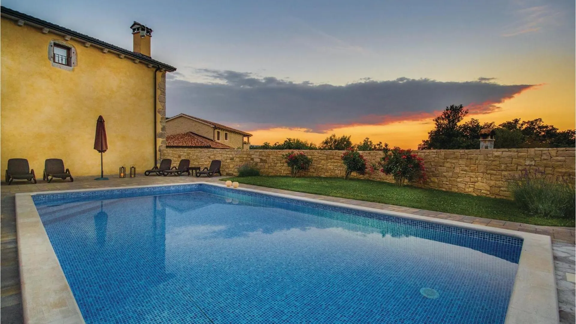 4 Bedroom Beautiful Home In Turcic Vantacici